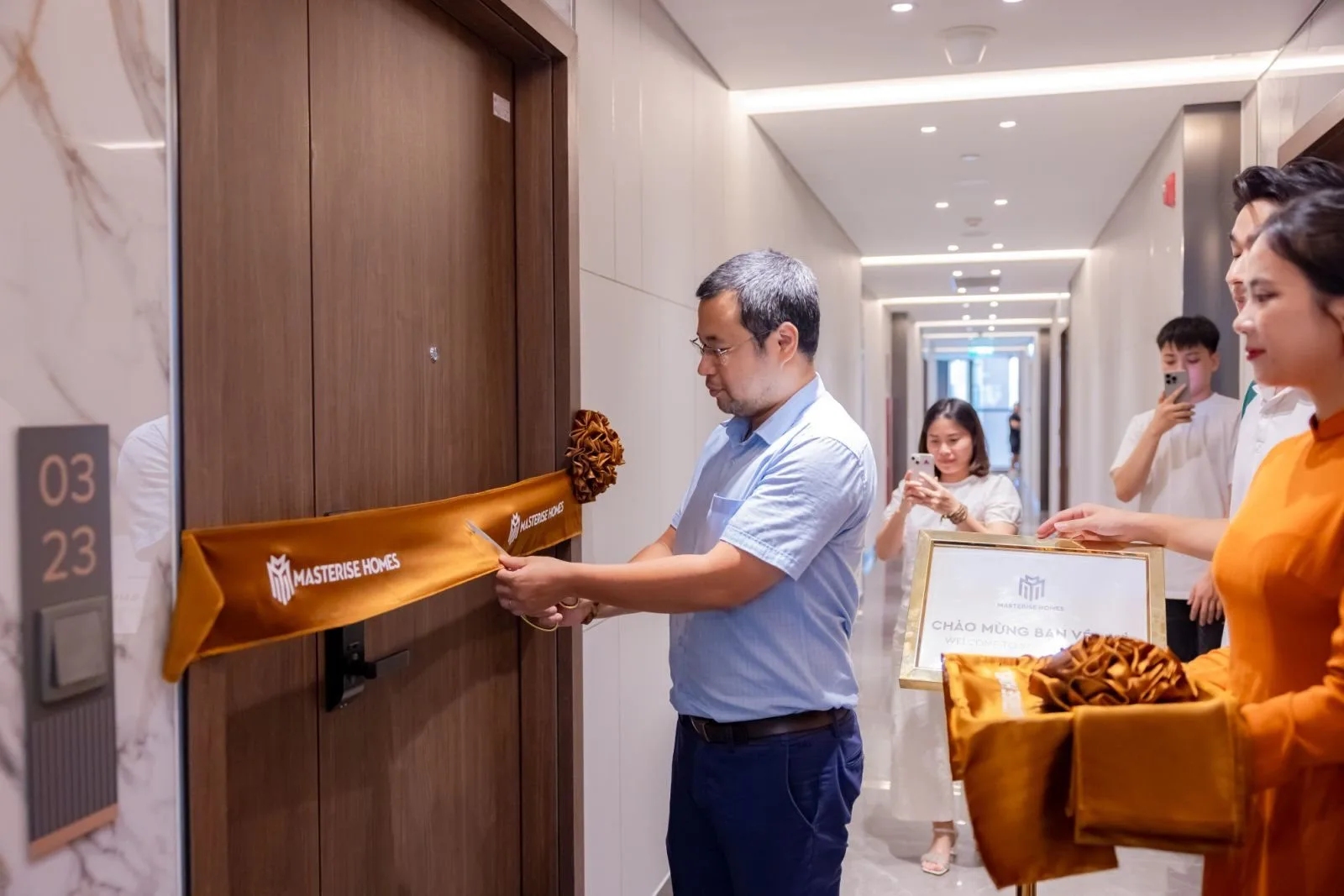 Lễ cắt băng bàn giao căn hộ tại dự án thuộc Masterise Homes